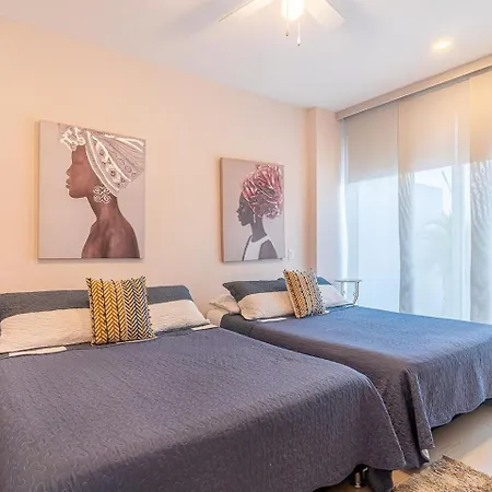 Morros 3 - Beachfront Apartment *