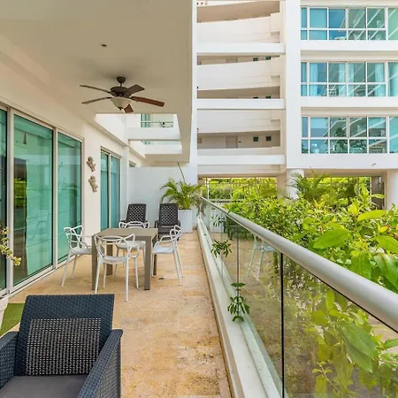 Morros 3 - Beachfront Apartment
