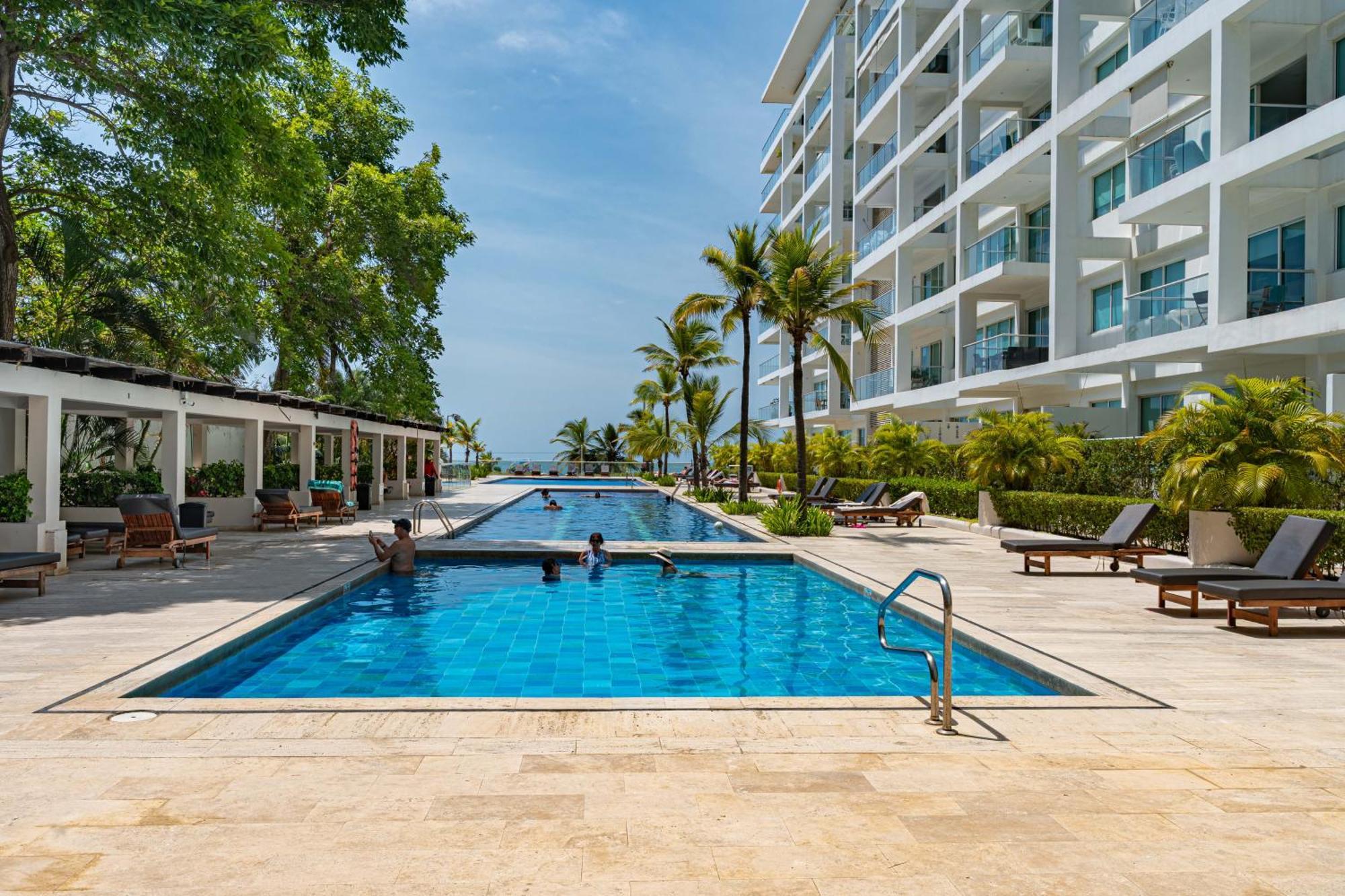 Morros 3 - Beachfront Apartment *